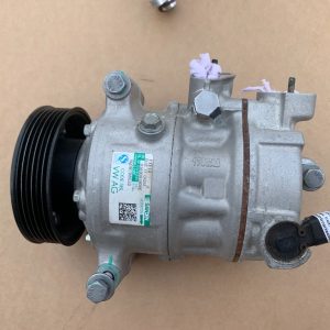 Compresor AC VW Passat B8 5QD820803D 5QD 820 803 D freon R134A - Dezmembrari Auto