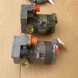 Compresor AC VW Passat B8 Golf 7 1.4 tsi hybrid 12E820803E 12E 820 803 E - Dezmembrari Auto