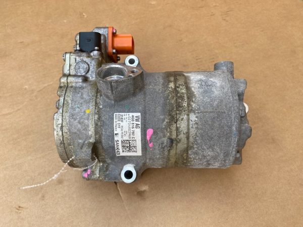 Compresor AC VW Touareg CR hybrid 4G0816797C 4G0 816 797 C - Dezmembrari Auto