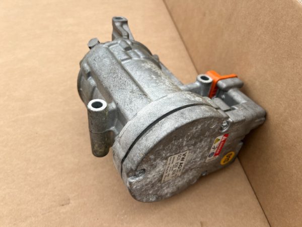 Compresor clima AC VW Jetta hybrid 5C0820803F 5C0 820 803 F - Dezmembrari Auto