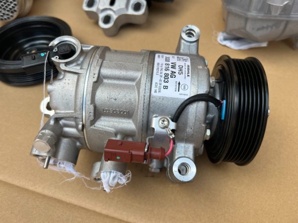 Compresor clima VW Caddy din 2023 la 0 km 3Q0816803B 3Q0 816 803 B - Dezmembrari Auto
