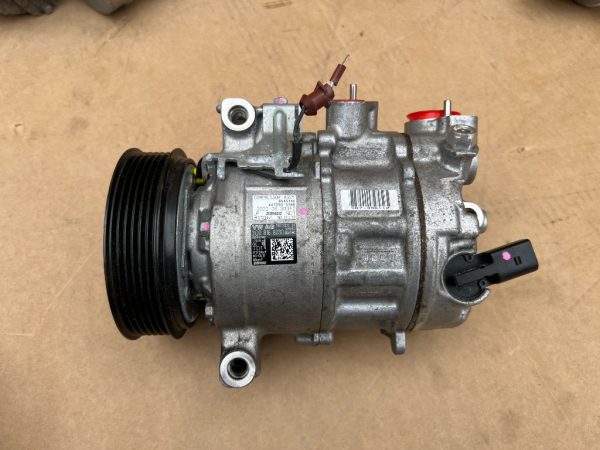 Compresor clima VW Golf 8 3Q0816803D 3Q0 816 803 D - Dezmembrari Auto