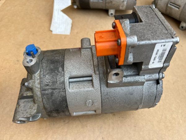 Compresor clima VW hybrid / electric 12E820803B 12E 820 803 B - Dezmembrari Auto