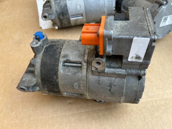 Compresor clima VW hybrid / electric 12E820803B 12E 820 803 B - Dezmembrari Auto