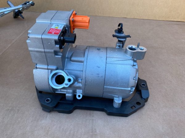 Compresor clima VW ID4 ID.4 2023 1EA820807C 1EA 820 807 C la 0 km - Dezmembrari Auto