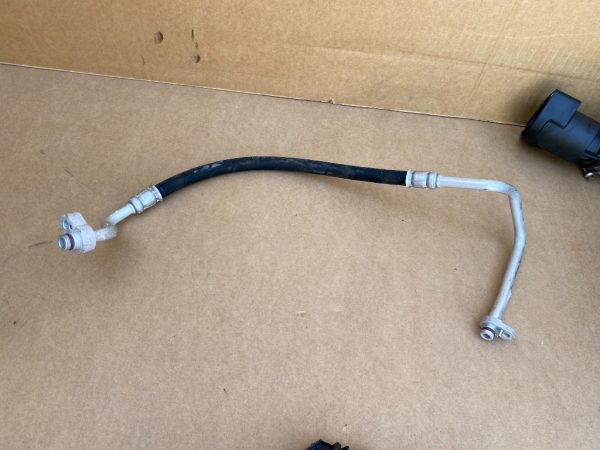 Conducta AC VW Golf 7 1.6 tdi 5Q0816721A 5Q0 816 721 A la 0 km - Dezmembrari Auto