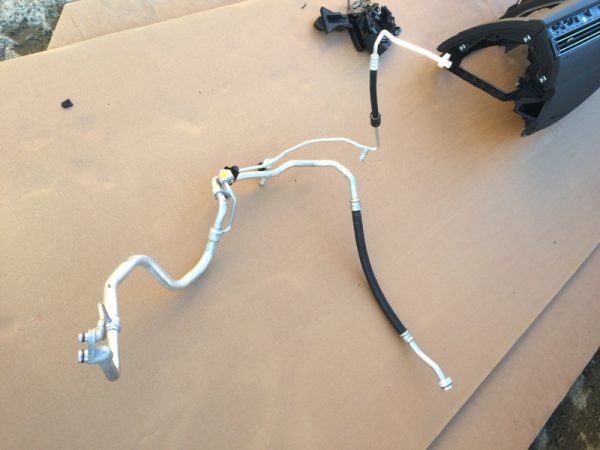 Conducta AC VW Passat B8 5Q2816738B 5Q2 816 738 B - Dezmembrari Auto