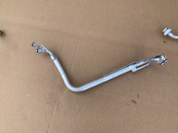 Conducta AC VW Passat B8 facelift 2020 5WB816738F 5WB 816 738 F la 0 km - Dezmembrari Auto