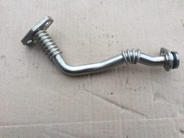 Conducta EGR Audi A4 B8 2015 2.0 TDI 04L145735E 04L 145 735 E - Dezmembrari Auto