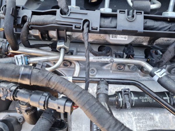 Conducta metalica ulei VW Jetta 2017 2.0 tdi 04L201360M 04L 201 360 M la 0 km - Dezmembrari Auto