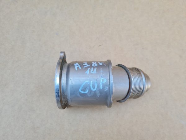 Conducta turbo Audi A3 8V 2.0 tdi 04L131111C 04L 131 111 C - Dezmembrari Auto
