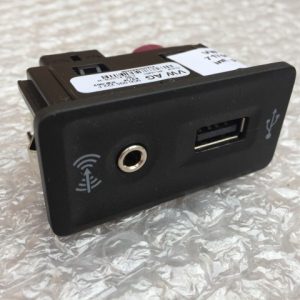 Conector USB Auxiliar VW Passat B8 5G0 035 222 F 5G0035222F - Dezmembrari Auto