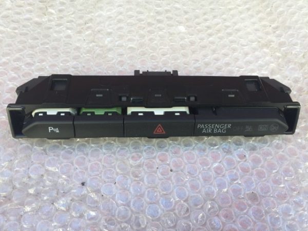 Consola butoane / buton avarie VW Passat B8 3G1 853 770 A 3G1853770A - Dezmembrari Auto