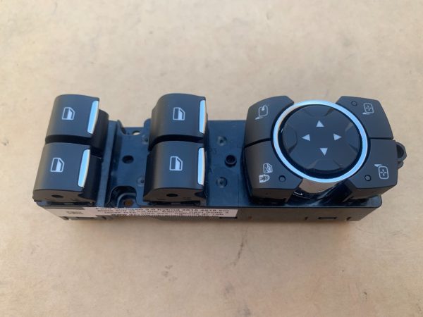 Consola butoane geamuri / oglinzi electrice Ford Mondeo 5 2018 DG9T-14540-DDW - Dezmembrari Auto