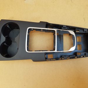 Consola centrala Audi A3 8V 8V1864261C 8V1 864 261 C - Dezmembrari Auto