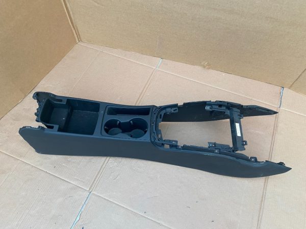 Consola centrala Audi A4 B8 2013 - Dezmembrari Auto