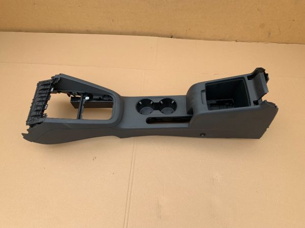 Consola centrala cu suport pahare VW Jetta 2016 - Dezmembrari Auto