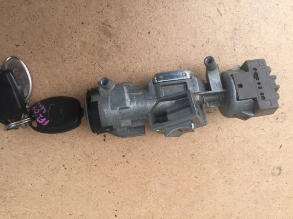 Contact cu cheie Ford Focus 2 din 2005-2010 3M51-3F880-AD - Dezmembrari Auto