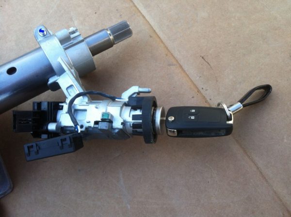 Contact cu cheie Opel Astra J - Dezmembrari Auto