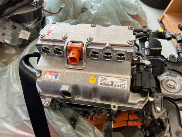 Convertizor tensiune VW E-Golf 7 motor EAGA 5QE907070B 5QE 907 070 B, 5QE907070H, 5QE 907 070 H - Dezmembrari Auto