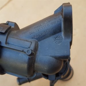 Corp termostat Audi A3 8V 2.0 tdi 04L121111C 04L 121 111 C - Dezmembrari Auto
