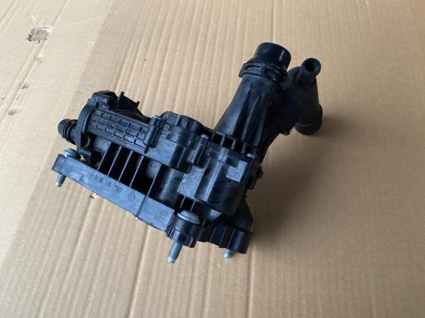 Corp termostat VW Arteon facelift 2021 2.0 tdi 05L121111Q 05L 121 111 Q la 0 km - Dezmembrari Auto