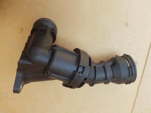 Corp termostat VW Passat B8 2.0 tdi 04L121111 04L 121 111 - Dezmembrari Auto