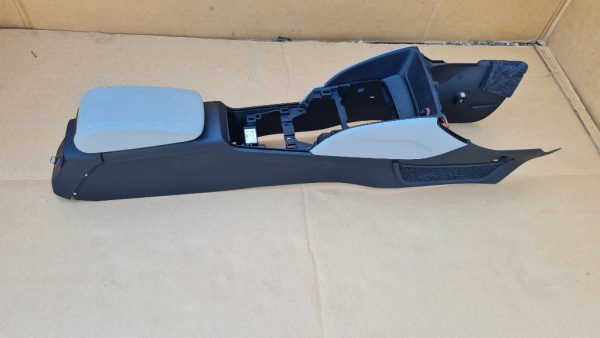 Cotiera completa Audi A3 8V - Dezmembrari Auto - imagine 2
