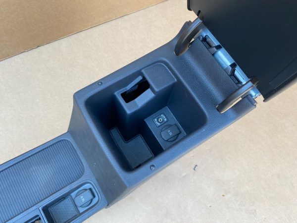 Cotiera cu consola si suport pahare VW Sharan 7n 5M0864207F 5M0 864 207 F - Dezmembrari Auto - imagine 7