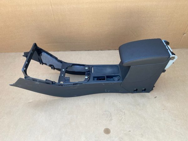 Cotiera cu consola si suport pahare VW Sharan 7n 5M0864207F 5M0 864 207 F - Dezmembrari Auto