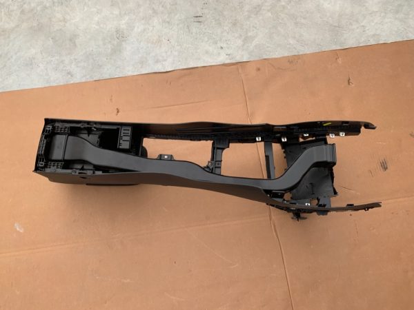 Cotiera cu grile ventilatie VW Golf 7 2018 - Dezmembrari Auto - imagine 3