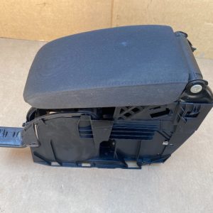 Cotiera cu suport VW Scirocco 1K0713187 1K0 713 187 - Dezmembrari Auto