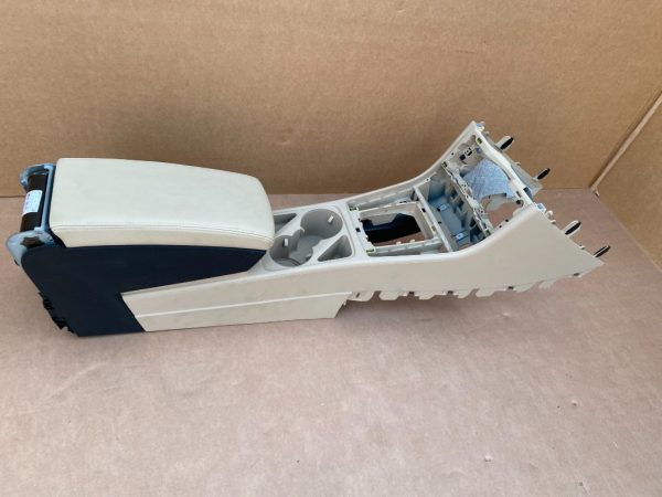 Cotiera din piele crem VW Passat CC 2014 - Dezmembrari Auto