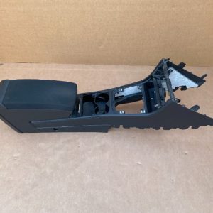 Cotiera textil cu capac si grile ventilatie VW Passat B6 - Dezmembrari Auto