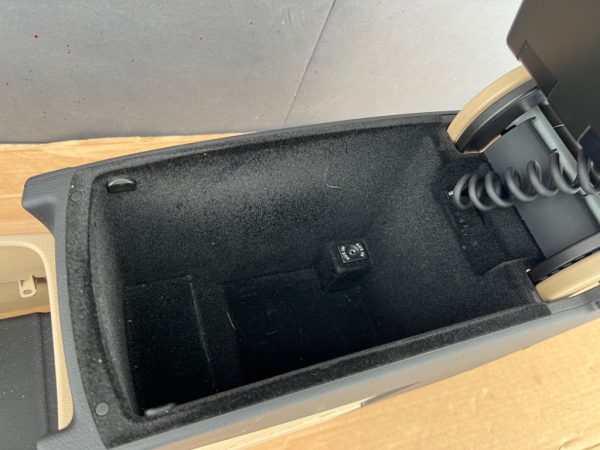 Cotiera Volkswagen Passat CC 2013 crem piele - Dezmembrari Auto - imagine 6