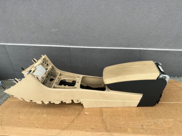 Cotiera Volkswagen Passat CC 2013 crem piele - Dezmembrari Auto