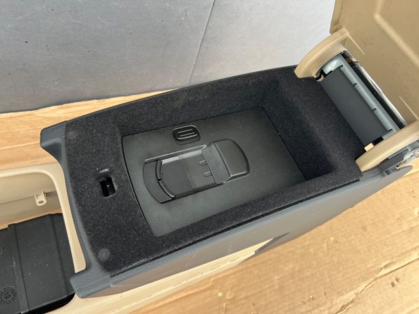 Cotiera Volkswagen Passat CC 2013 crem piele - Dezmembrari Auto - imagine 3