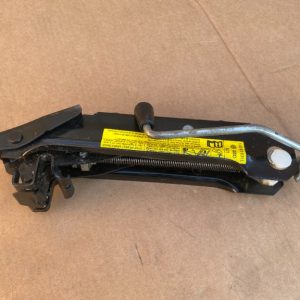 Cric VW Scirocco 1K0011031L 1K0 011 031 L - Dezmembrari Auto