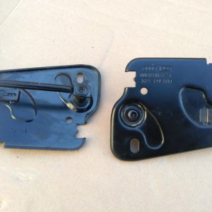 Cui de pe capota stanga Audi A3 8V 8V0823185B 8V0 823 185 B - Dezmembrari Auto