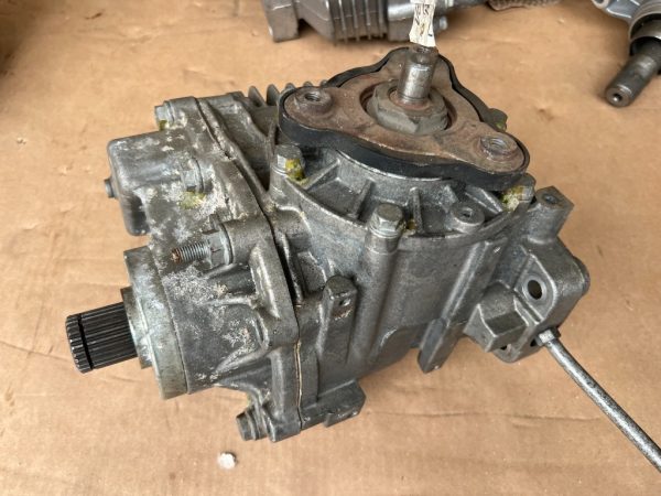 Cutie transfer VW Passat Tiguan Q3 0AU409053B 0AU 409 053 B - Dezmembrari Auto