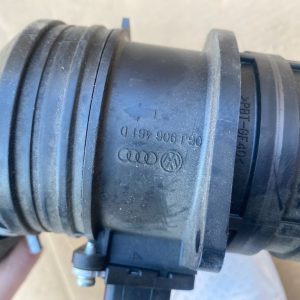 Debitmentru aer Audi A5 1.8 tfsi 06J906461D 06J 906 461 D - Dezmembrari Auto