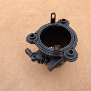 Debitmetru aer BMW X1 F48 11868037 8511339 la 0 km - Dezmembrari Auto