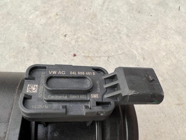Debitmetru aer VW Passat B8 1.6 tdi DCX DCXA 04L906461B 04L 906 461 B - Dezmembrari Auto