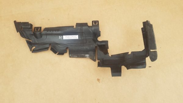 Deflector aer Audi A5 F5 2018 3.0 tdi 8W6121283AH 8W6 121 283 AH - Dezmembrari Auto