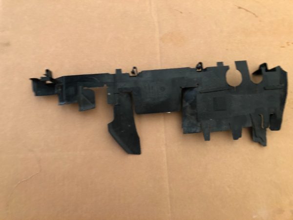 Deflector aer dreapta VW Jetta 2016 5C6121284G 5C6 121 284 G - Dezmembrari Auto
