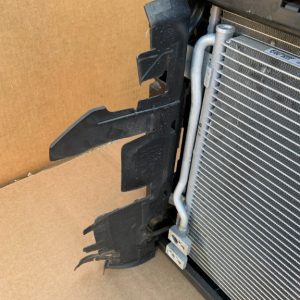 Deflector aer dreapta VW Jetta 2017 2.0 tdi 5C6121284G 5C6 121 284 G - Dezmembrari Auto