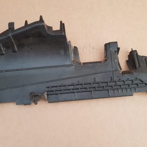 Deflector aer stanga VW Golf 7 1.6 tdi 5G0121283AD 5G0 121 283 AD - Dezmembrari Auto