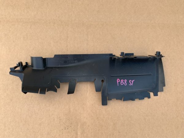 Deflector aer stanga VW Passat B8 facelift 2020 3G0121283L 3G0 121 283 L - Dezmembrari Auto