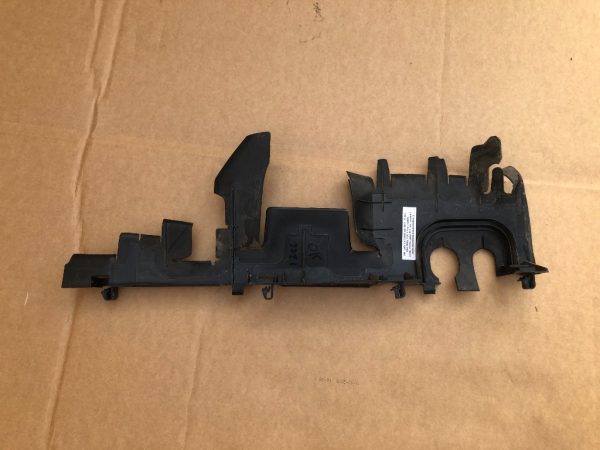 Deflector aer VW Jetta 2017 5C6121284G 5C6 121 284 G - Dezmembrari Auto
