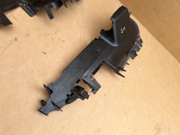 Deflector dreapta VW Golf 7 din 2016 5G0121284M 5G0 121 284 M - Dezmembrari Auto